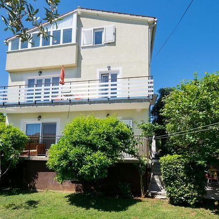 Cozy Apartments Emina Near The Sea 프레멘투라 외부 사진