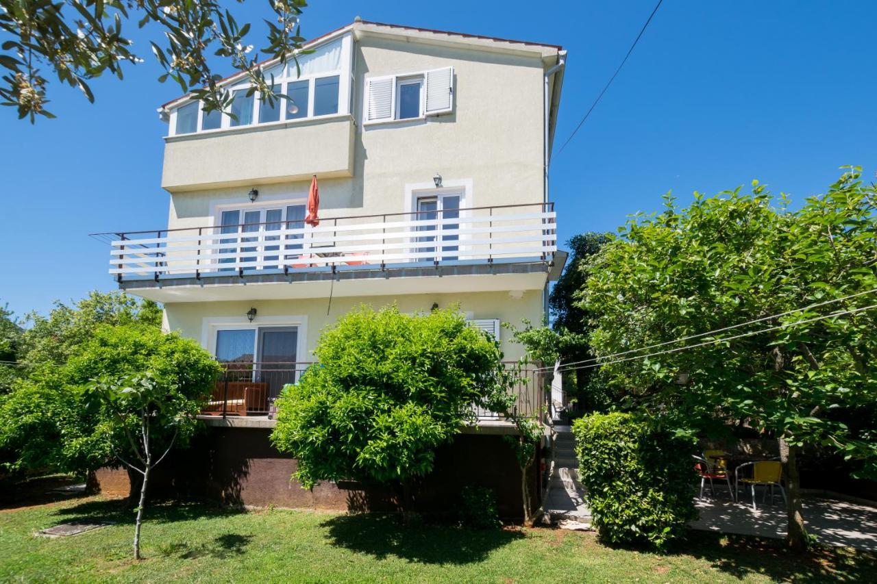 Cozy Apartments Emina Near The Sea 프레멘투라 외부 사진